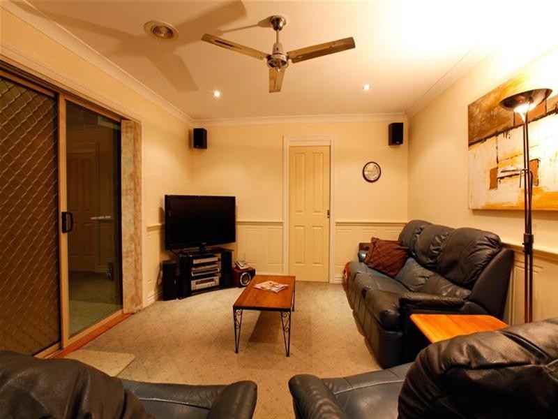 44 Balmoral Avenue, Bundoora VIC 3083