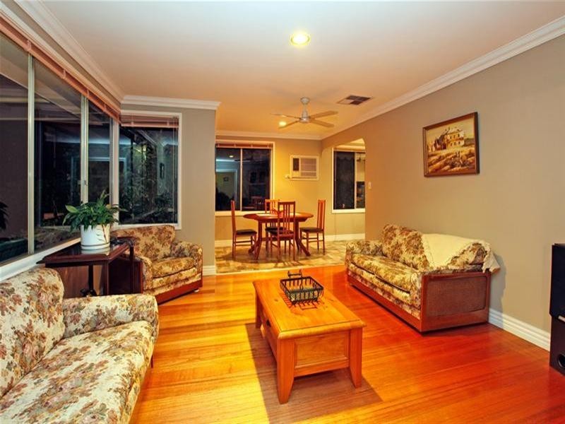 44 Balmoral Avenue, Bundoora VIC 3083