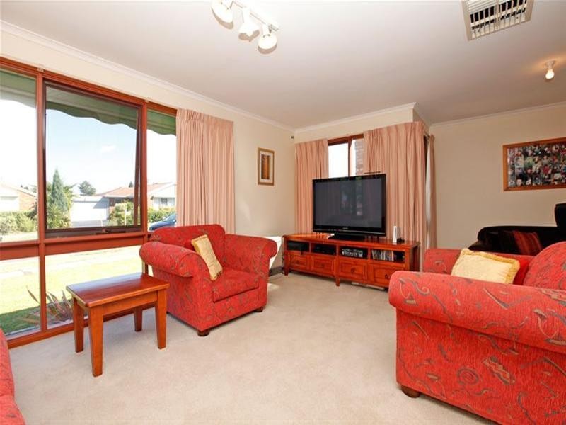 14 Brentfield Court, Mill Park VIC 3082