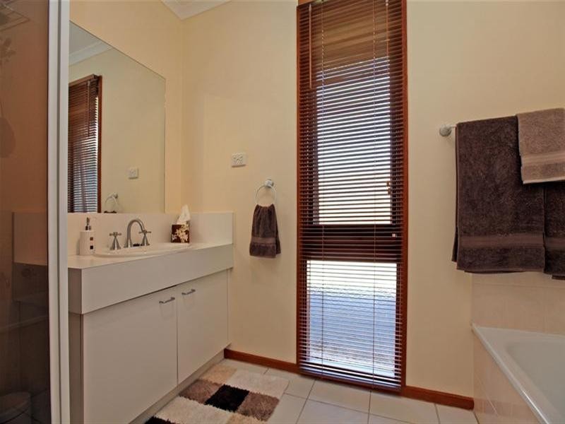 14 Brentfield Court, Mill Park VIC 3082