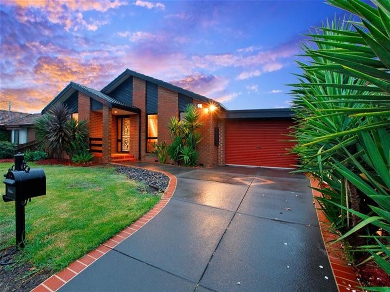 10 Centenary Drive, Mill Park VIC 3082