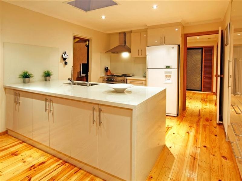 10 Centenary Drive, Mill Park VIC 3082