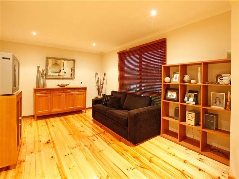 10 Centenary Drive, Mill Park VIC 3082