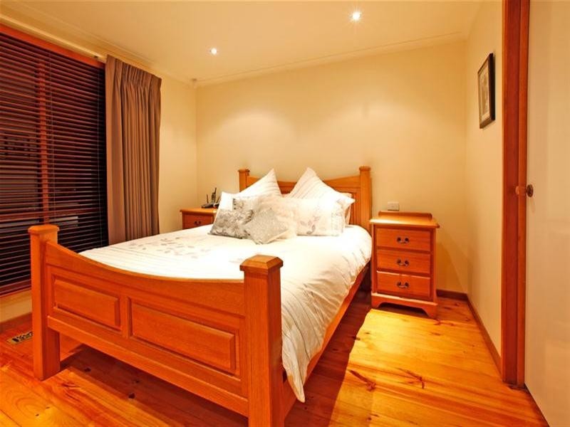 10 Centenary Drive, Mill Park VIC 3082