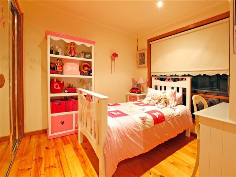 10 Centenary Drive, Mill Park VIC 3082