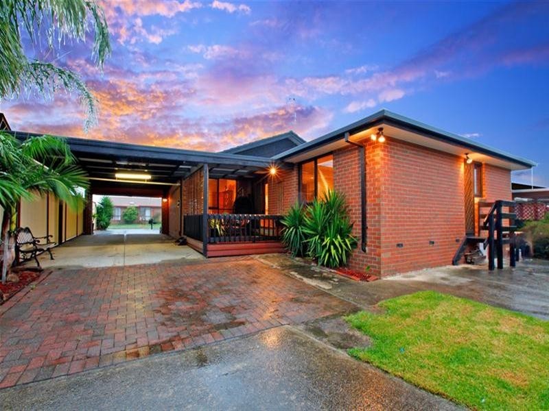 10 Centenary Drive, Mill Park VIC 3082