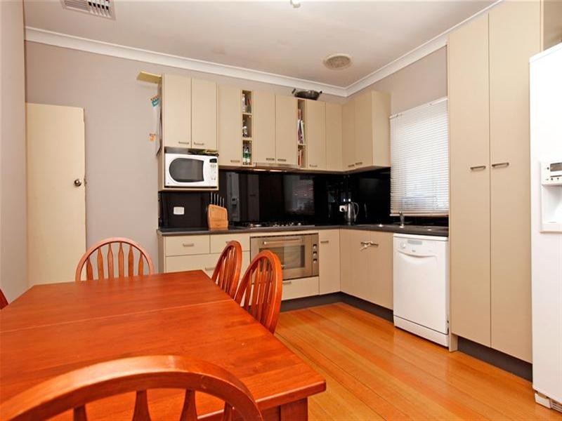 39 Clunes Street, Kingsbury VIC 3083