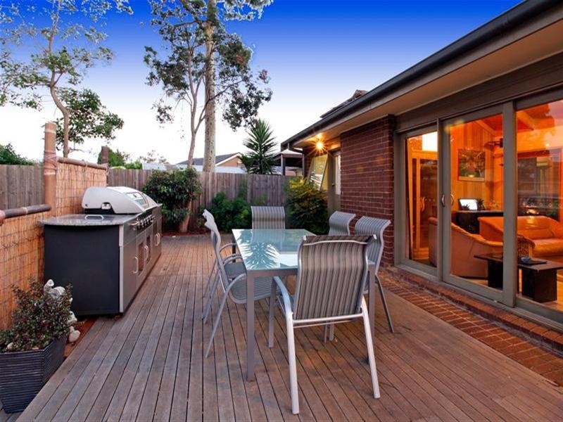 30 Chaucer Crescent, Bundoora VIC 3083