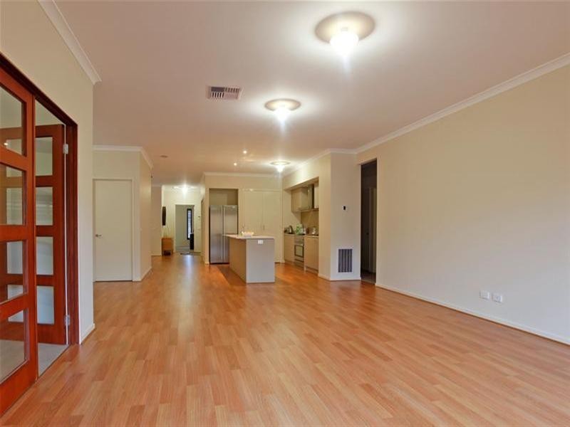 24 Cairn Drive, South Morang VIC 3752