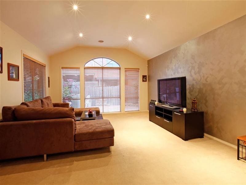 283 McKimmies Road, Bundoora VIC 3083