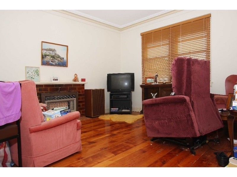 19 Taylor Avenue, Reservoir VIC 3073