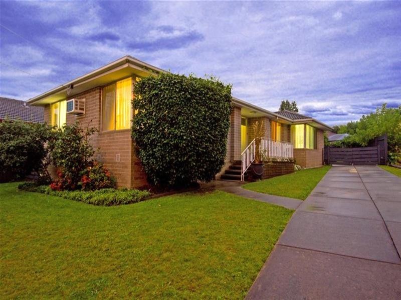 39 Greenwood Drive, Bundoora VIC 3083