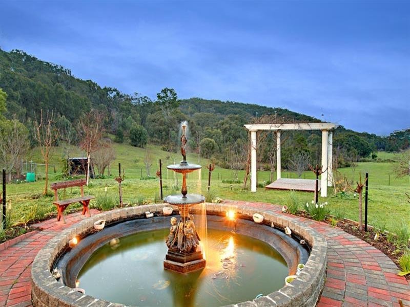 100 Seventeenth Avenue, Eden Park VIC 3757