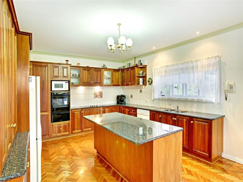 100 Seventeenth Avenue, Eden Park VIC 3757