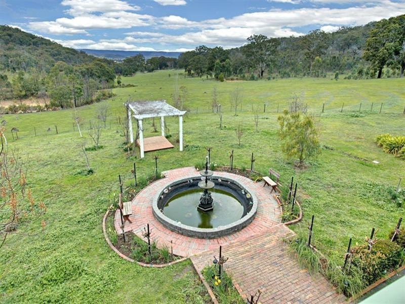 100 Seventeenth Avenue, Eden Park VIC 3757