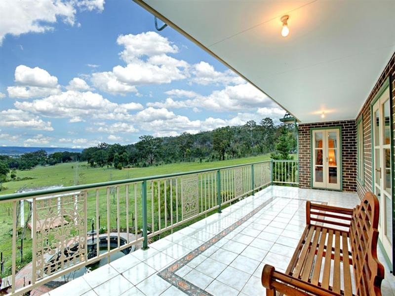 100 Seventeenth Avenue, Eden Park VIC 3757