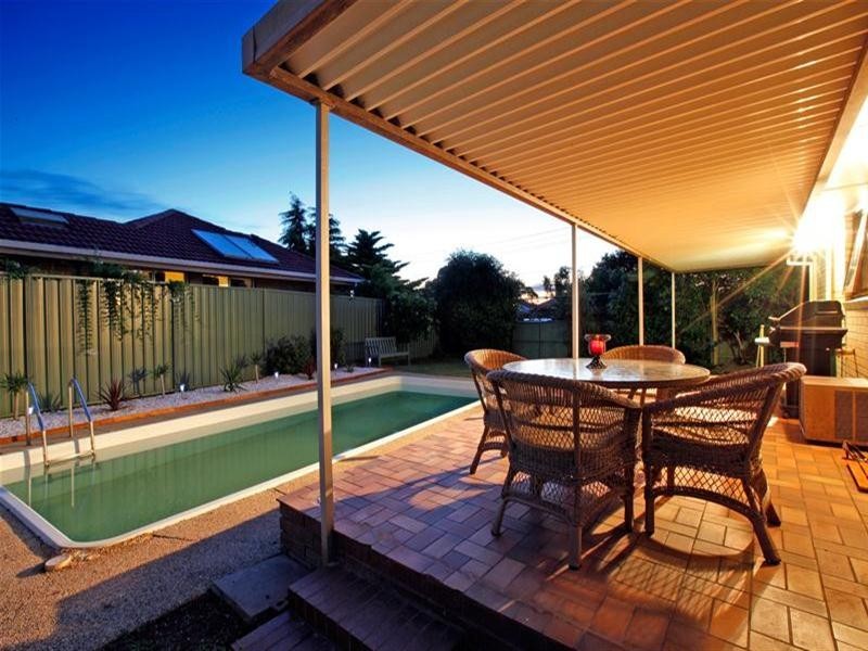 8 Shelley Avenue, Bundoora VIC 3083