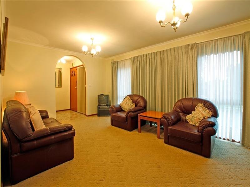 24 Luton Way, Bundoora VIC 3083