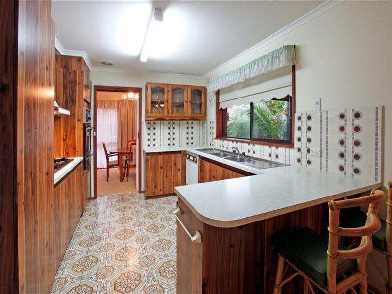 24 Luton Way, Bundoora VIC 3083