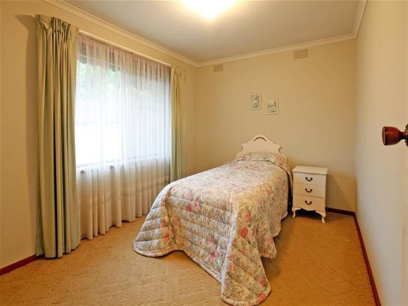 24 Luton Way, Bundoora VIC 3083