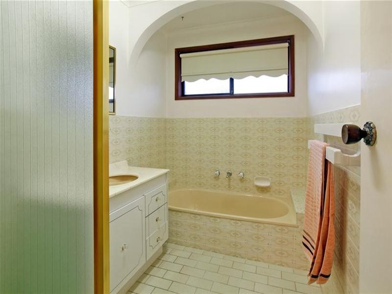 24 Luton Way, Bundoora VIC 3083