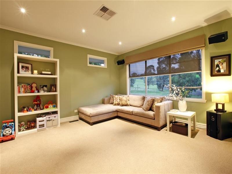 9 Gabonia Avenue, Watsonia VIC 3087