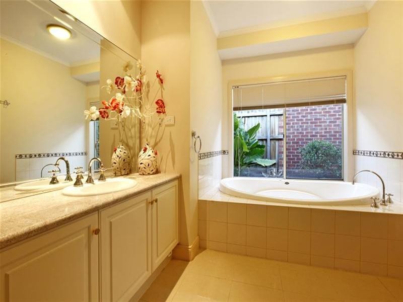 136 Edmund Rice Parade, Bundoora VIC 3083