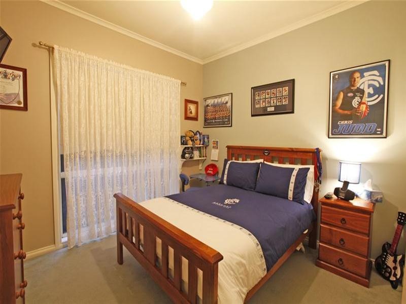 33 Grange Boulevard, Bundoora VIC 3083