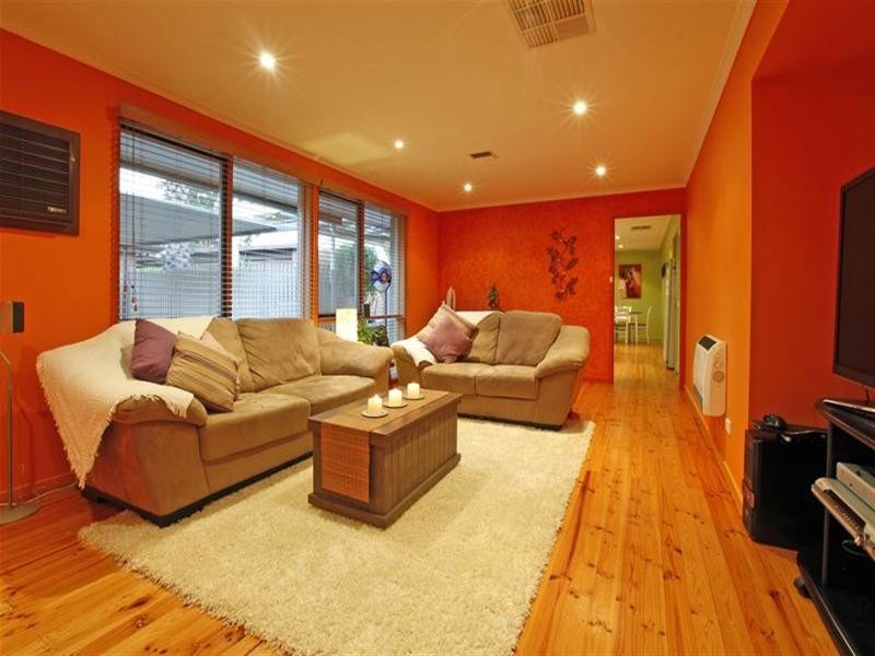 35 Freeman Crescent, Mill Park VIC 3082