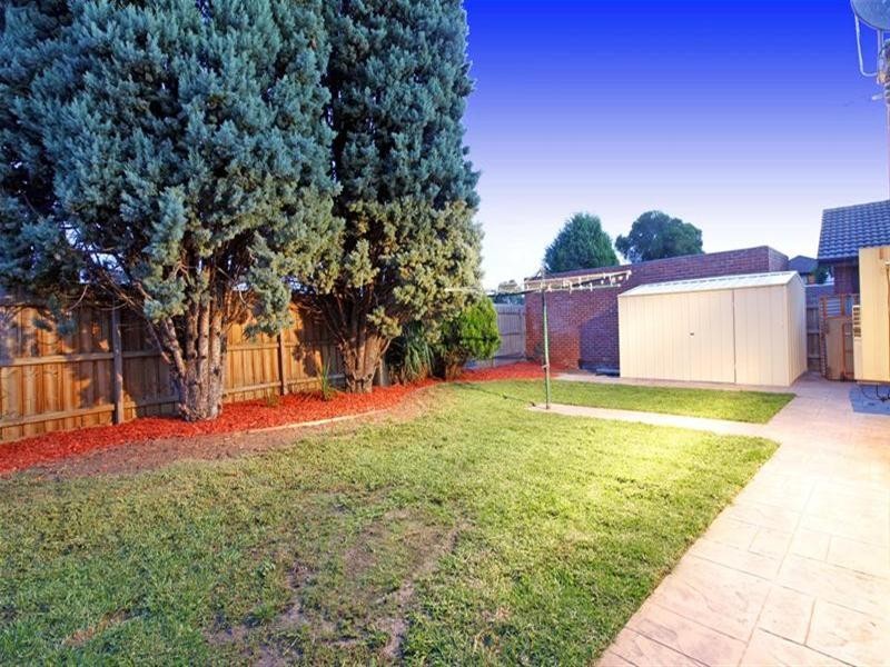 35 Freeman Crescent, Mill Park VIC 3082
