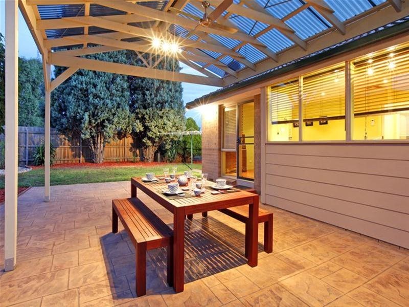 35 Freeman Crescent, Mill Park VIC 3082