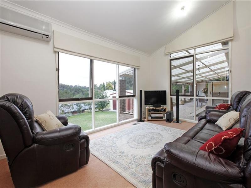 7 Leane Drive, Eltham VIC 3095