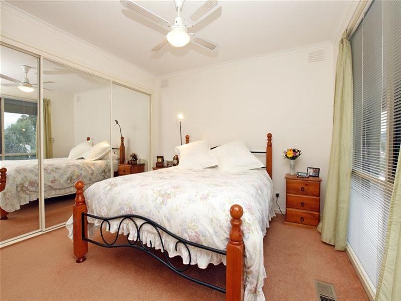 7 Leane Drive, Eltham VIC 3095