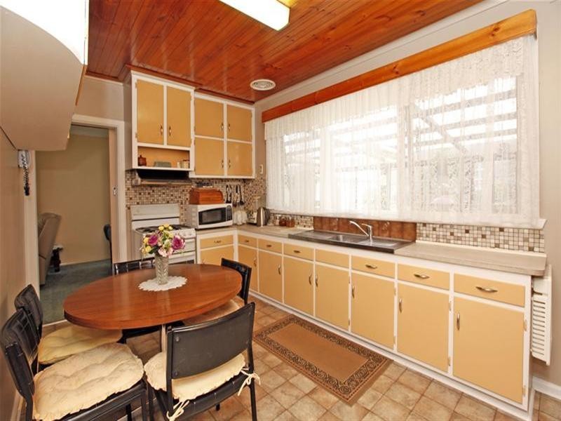 66 Green Avenue, Kingsbury VIC 3083