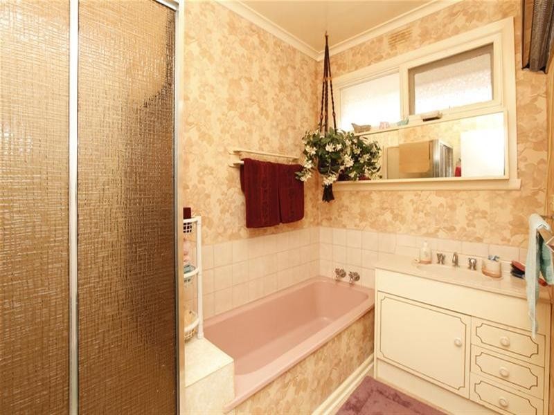 66 Green Avenue, Kingsbury VIC 3083