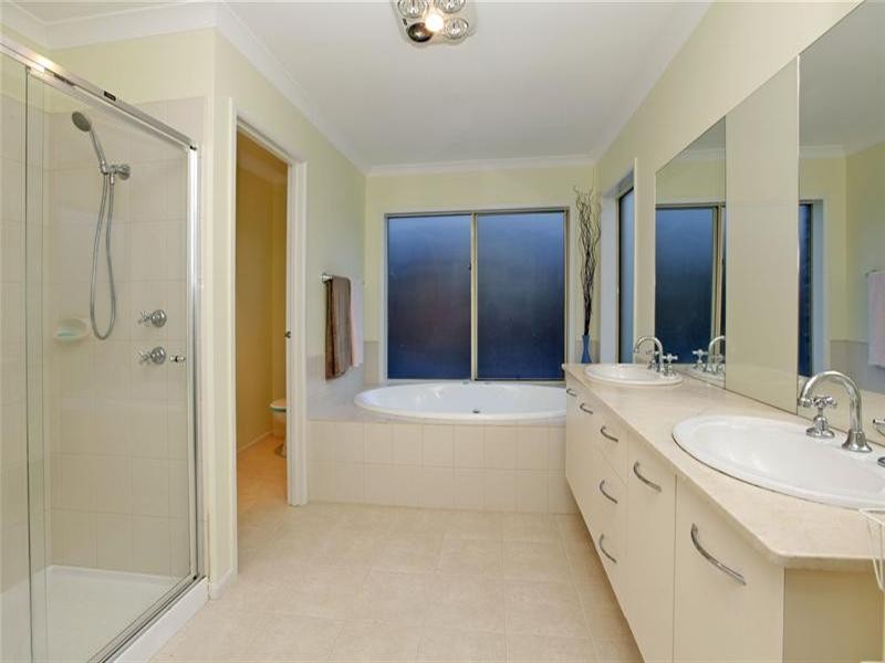 14 Redmond Court, Bundoora VIC 3083