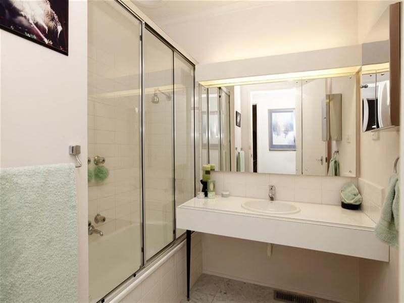 34 Bimbadeen Crescent, Yallambie VIC 3085