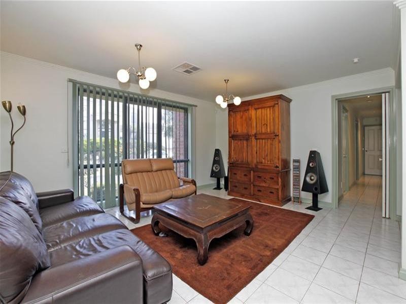 6 Bottlebrush Drive, Mill Park VIC 3082