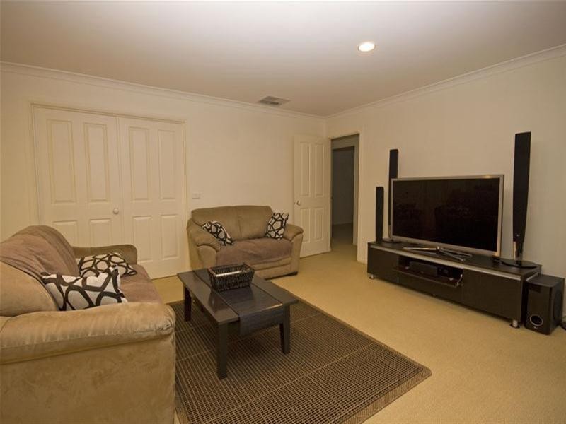 35 University Drive, Mill Park VIC 3082