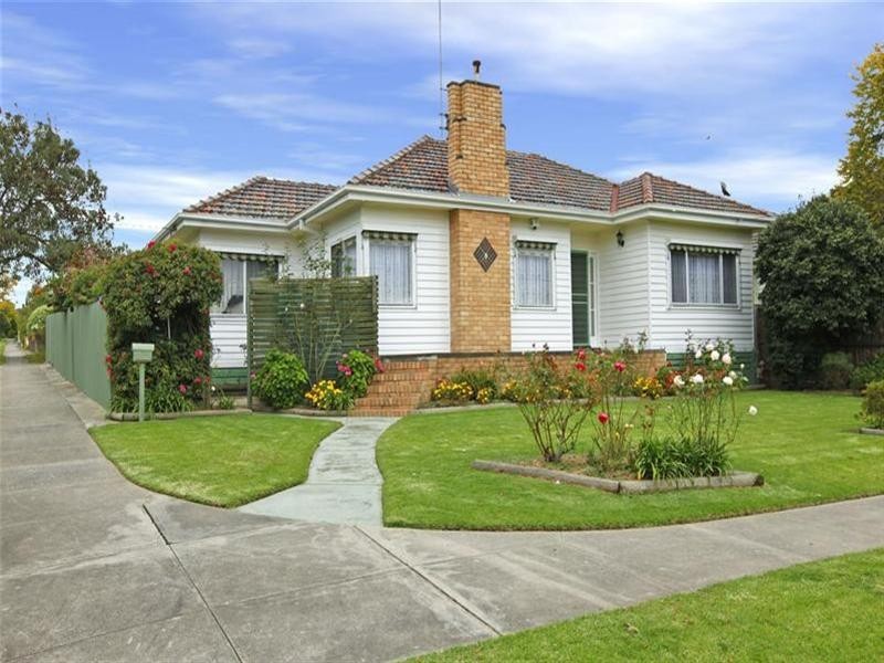 8 Ladd Street, Watsonia VIC 3087