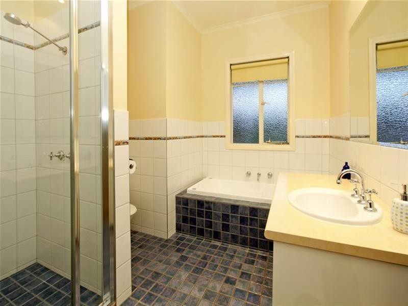 26 Curtis Avenue, Watsonia VIC 3087