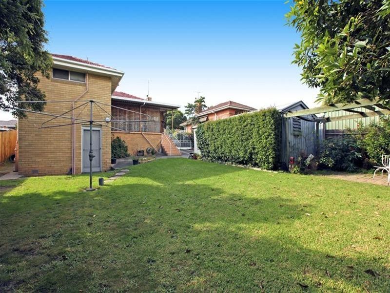39 Green Avenue, Kingsbury VIC 3083