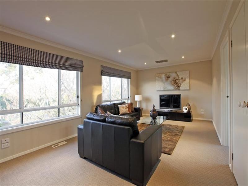 17 Ibbottson Street, Watsonia VIC 3087