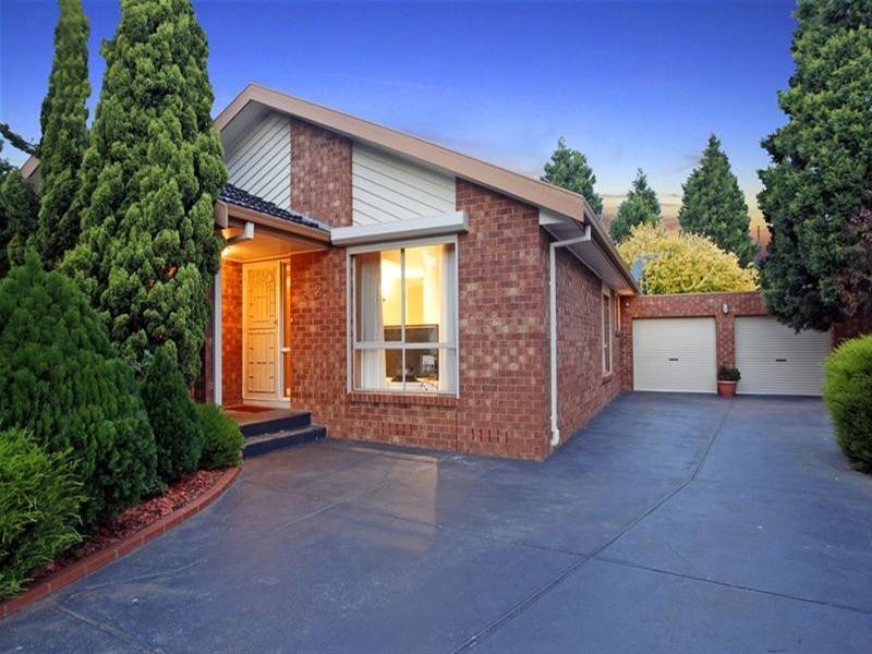 2 Ratcliffe Close, Mill Park VIC 3082