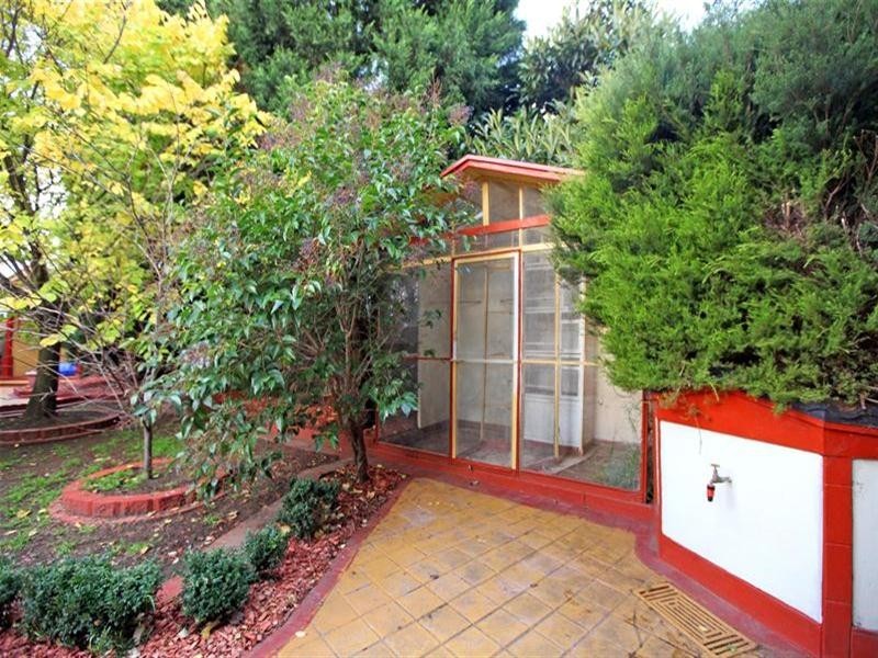 2 Ratcliffe Close, Mill Park VIC 3082