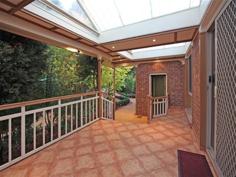 2 Ratcliffe Close, Mill Park VIC 3082
