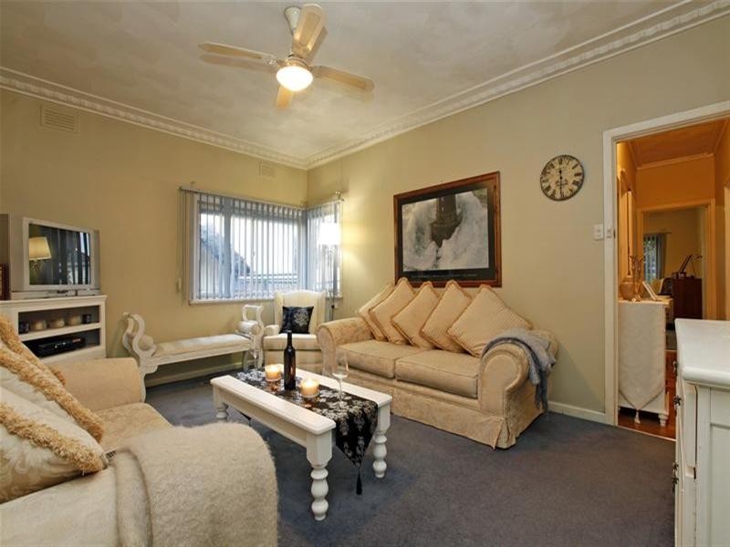 25 Scott Grove, Kingsbury VIC 3083