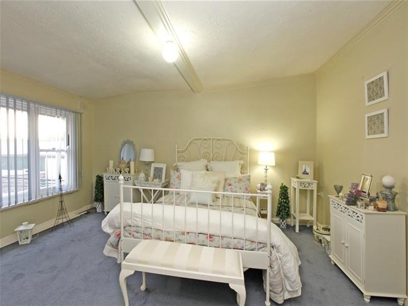 25 Scott Grove, Kingsbury VIC 3083