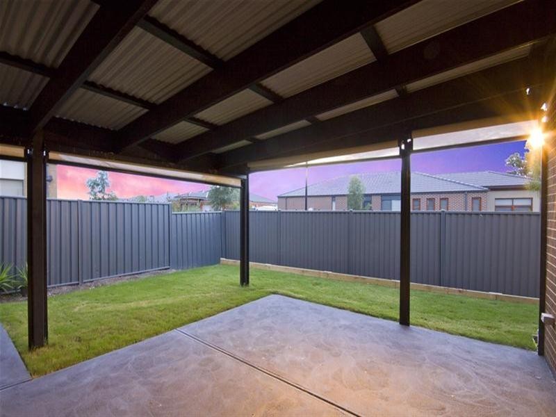 17 Borrack Crescent, Mernda VIC 3754