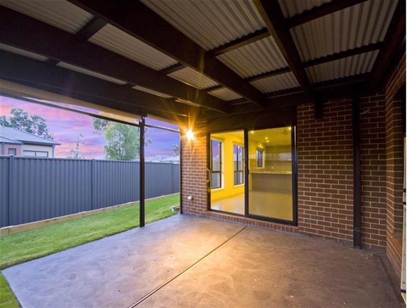 17 Borrack Crescent, Mernda VIC 3754